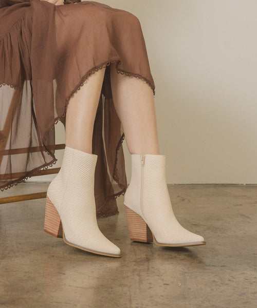 OASIS SOCIETY Sonia Western Ankle Boots